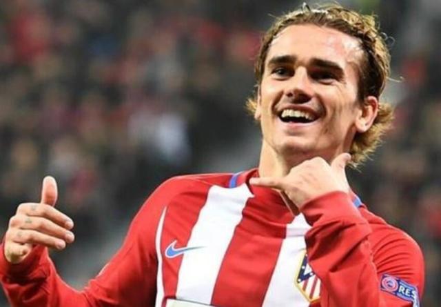  切尔西锋线告急，奥巴梅扬转投巴萨  