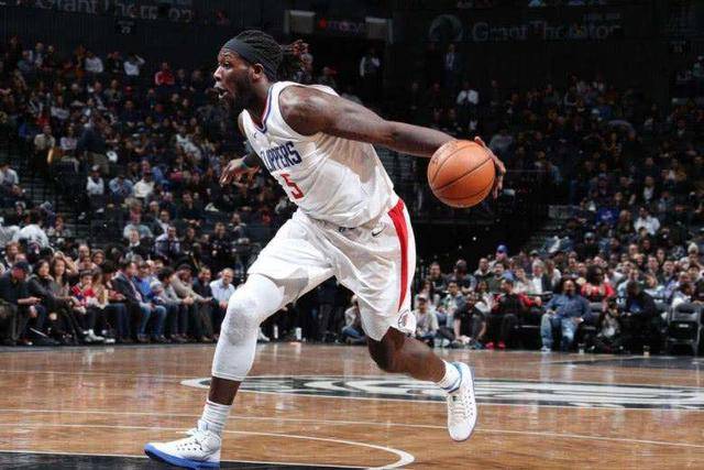  尼克斯签下自由市场黑马中锋  